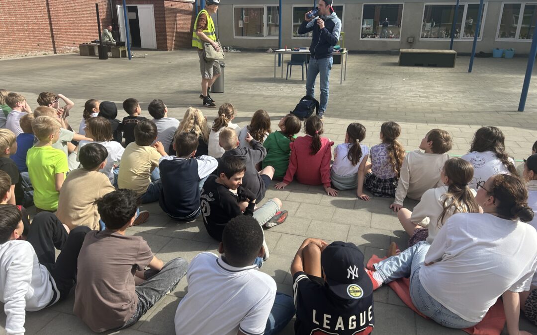 Rikske en Fikske: KR3: zorg dragen voor het materiaal.